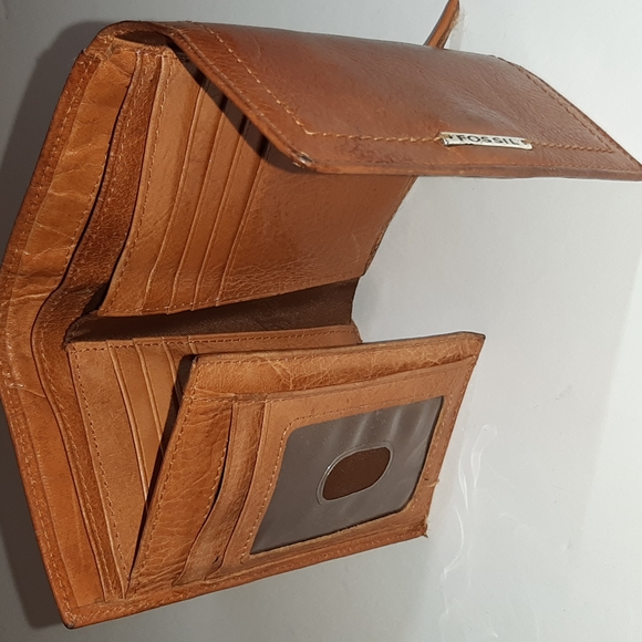 FOSSIL VINTAGE TRIFOLD WALLET - Picture 8 of 12